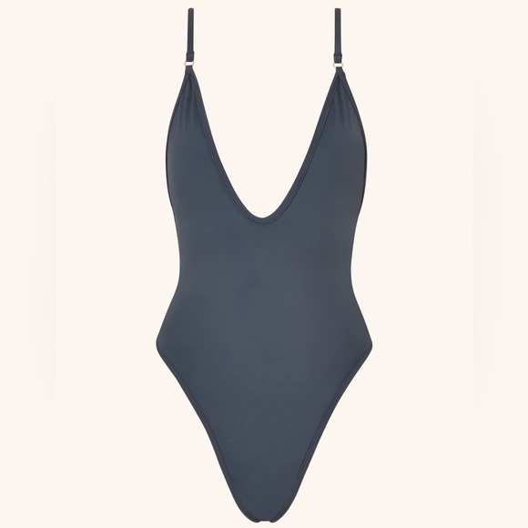 GOOSEBERRY NWT So Chic One-Piece Swimsuit Swim Suit Size M - Picture 1 of 6